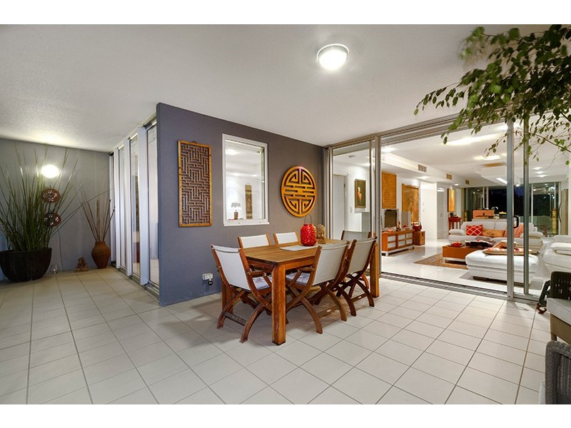 98 Thorn Street, Kangaroo Point QLD 4169