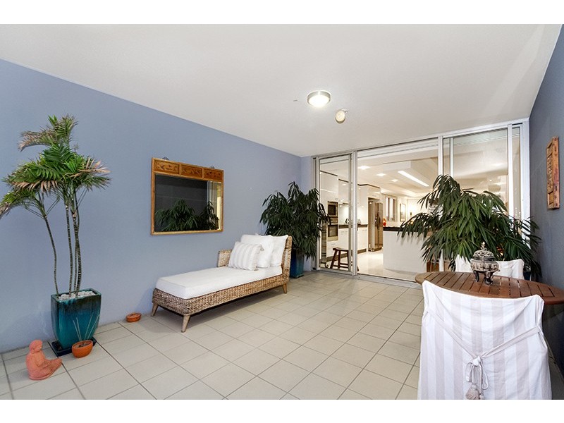 98 Thorn Street, Kangaroo Point QLD 4169