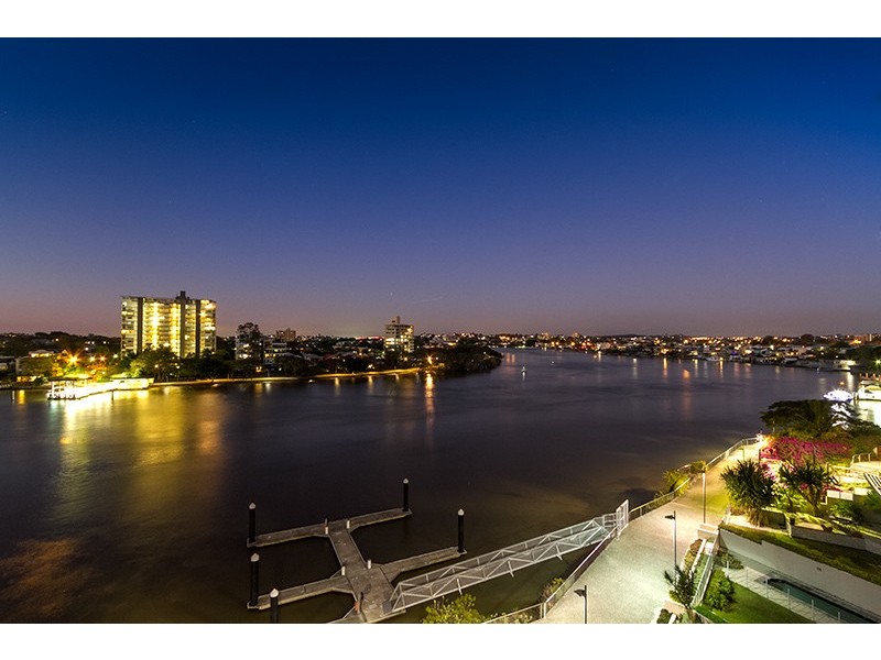 98 Thorn Street, Kangaroo Point QLD 4169