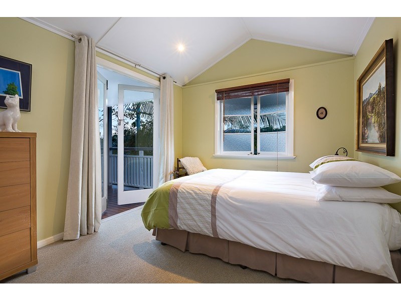 7 Forrester Terrace, Bardon QLD 4065