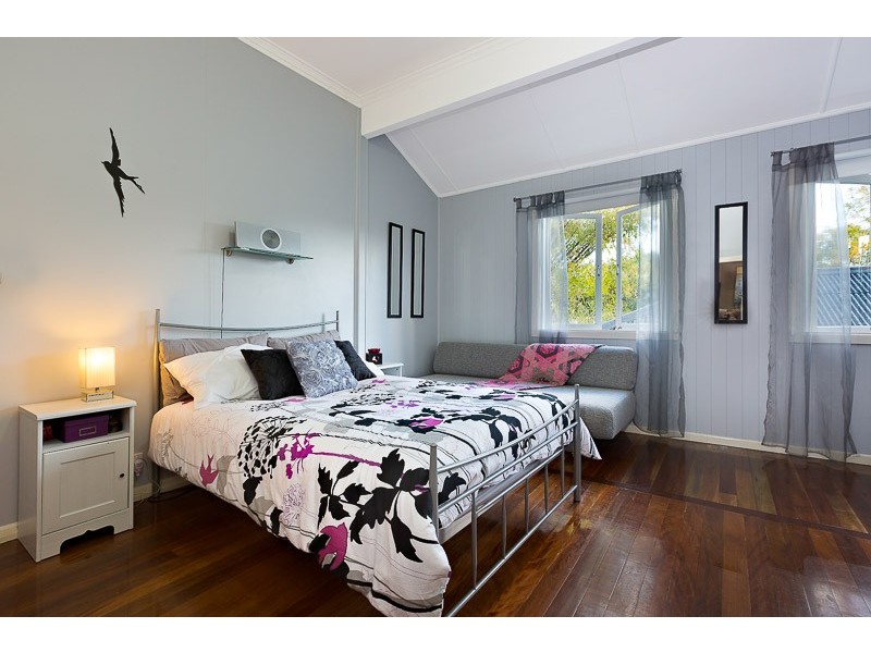 7 Forrester Terrace, Bardon QLD 4065