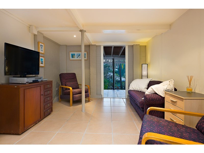 7 Forrester Terrace, Bardon QLD 4065