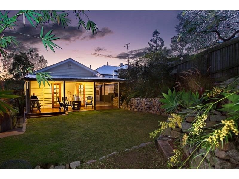 7 Forrester Terrace, Bardon QLD 4065