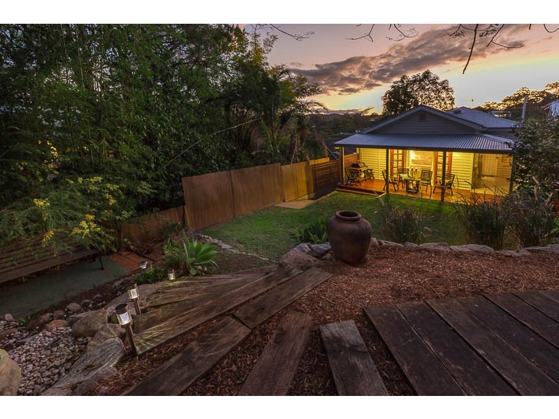 7 Forrester Terrace, Bardon QLD 4065