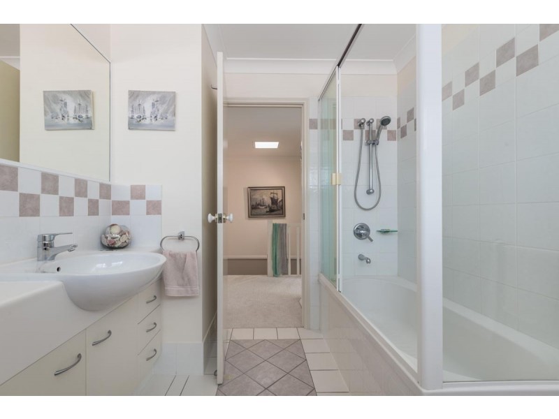 2/28 Carwoola St, Bardon QLD 4065