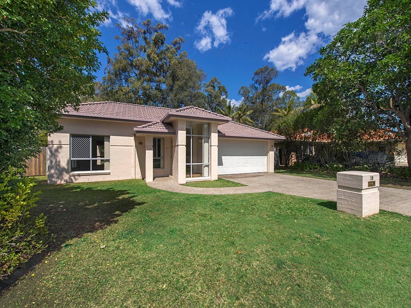 10 Oxford Crescent, Bridgeman Downs QLD 4035