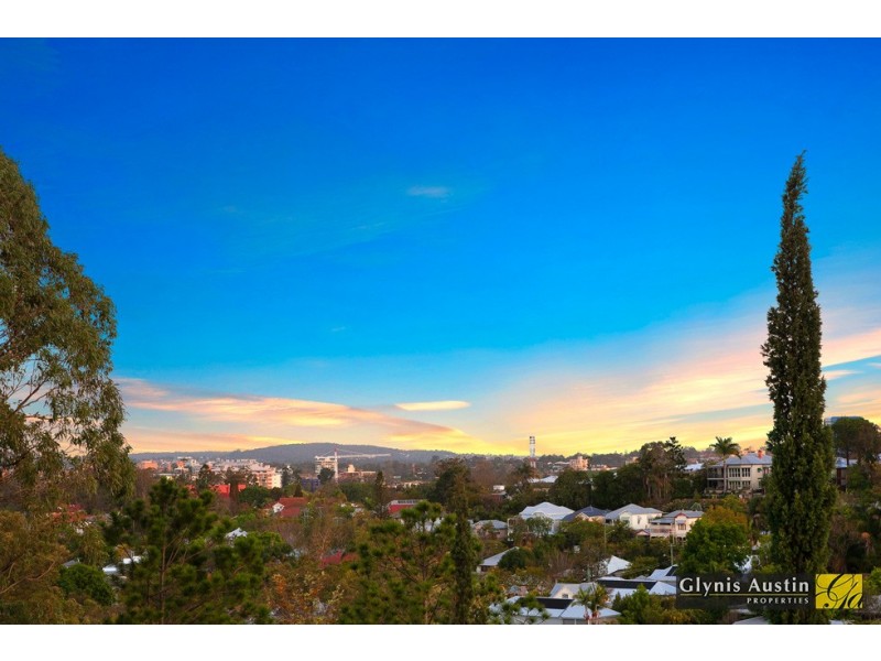 37 Siemon Street, Toowong QLD 4066