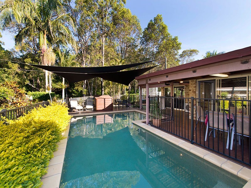 18 Oxford Crescent, Bridgeman Downs QLD 4035