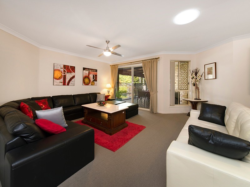 18 Oxford Crescent, Bridgeman Downs QLD 4035