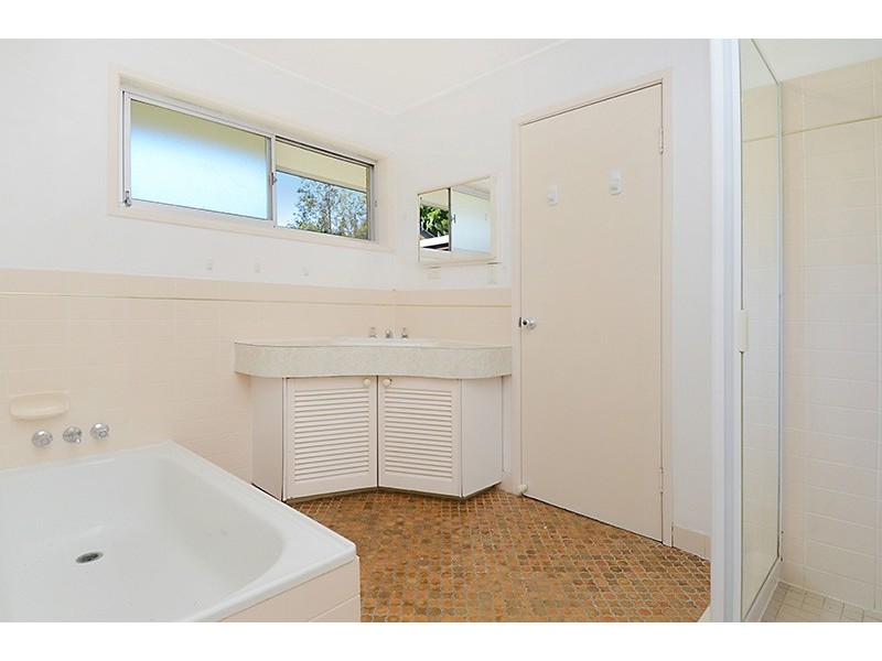 1 Gilloway Court, The Gap QLD 4061