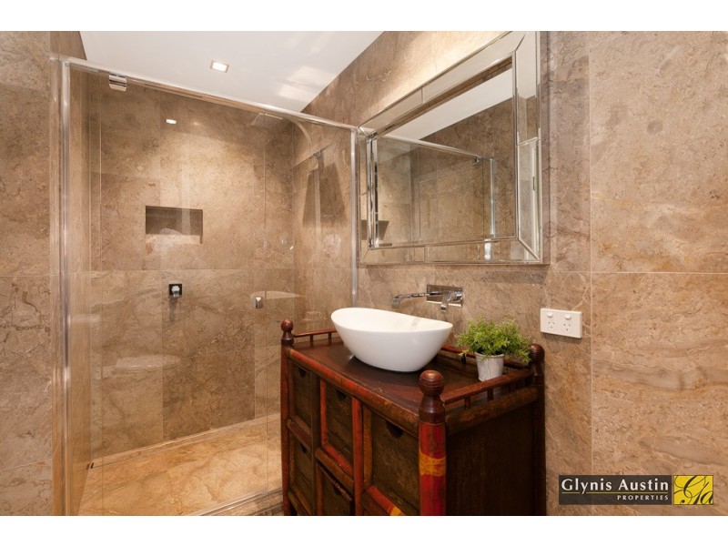 21 Surrey Street, Red Hill QLD 4059