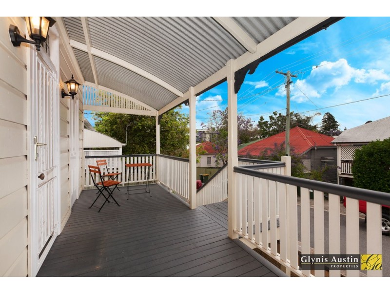 16 Sackville Street, Milton QLD 4064