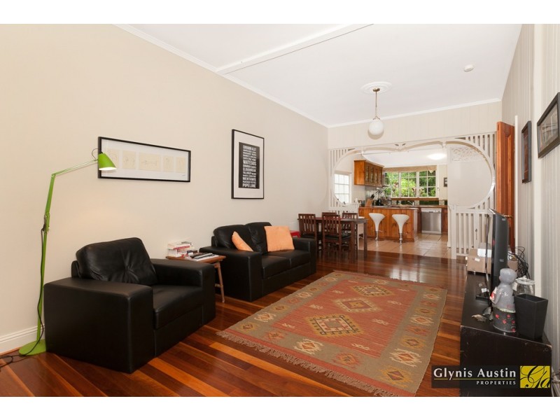 16 Sackville Street, Milton QLD 4064