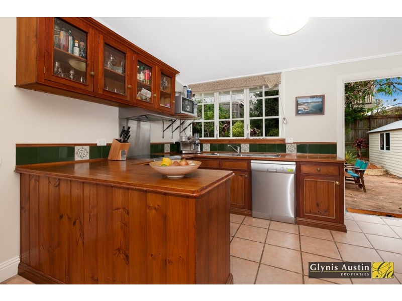 16 Sackville Street, Milton QLD 4064