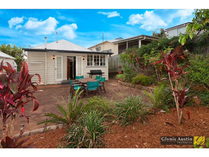 16 Sackville Street, Milton QLD 4064