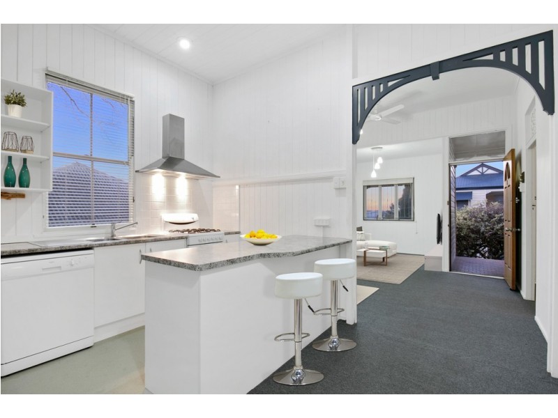 6 Jones Street, Red Hill QLD 4059