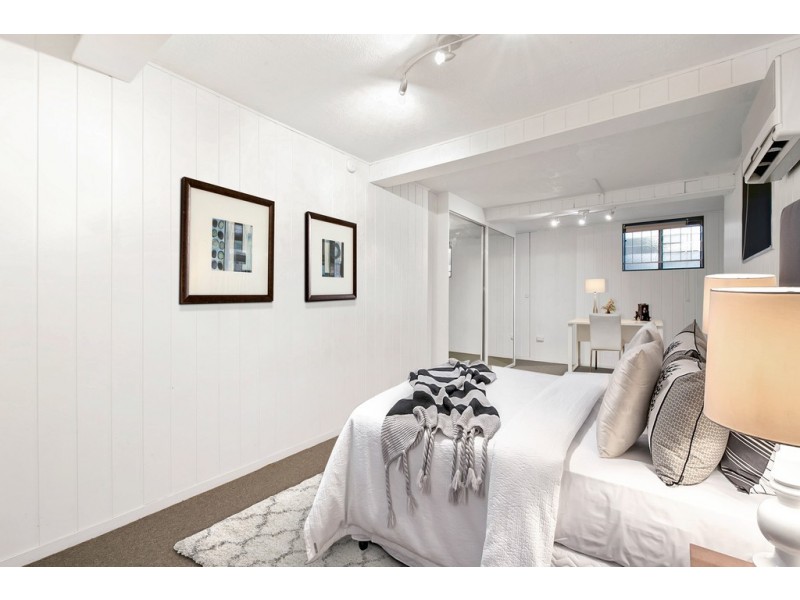 6 Jones Street, Red Hill QLD 4059