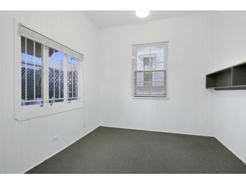6 Jones Street, Red Hill QLD 4059