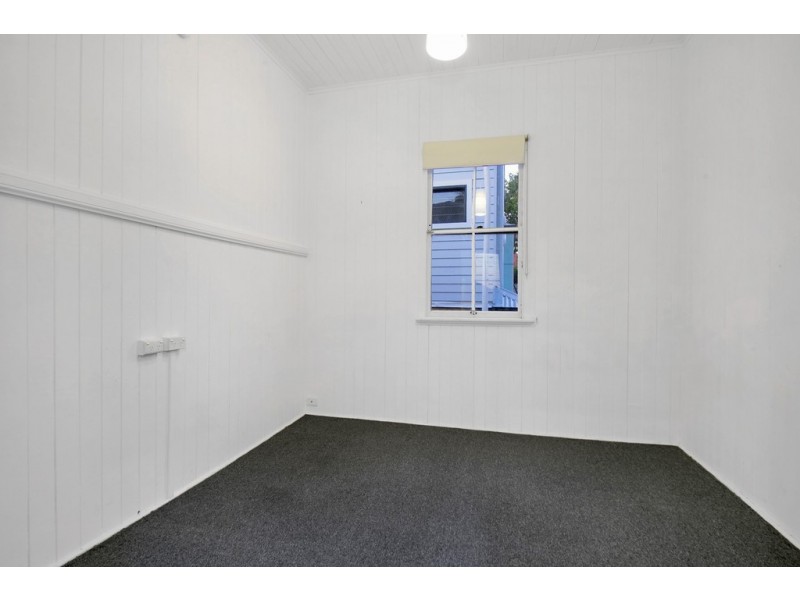 6 Jones Street, Red Hill QLD 4059