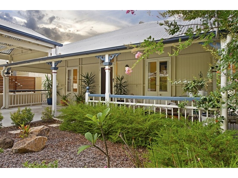 25 Rosalie Street, Bardon QLD 4065