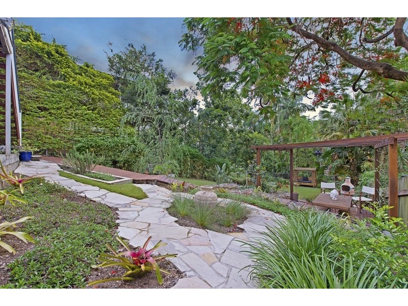 25 Rosalie Street, Bardon QLD 4065