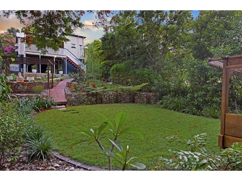 25 Rosalie Street, Bardon QLD 4065