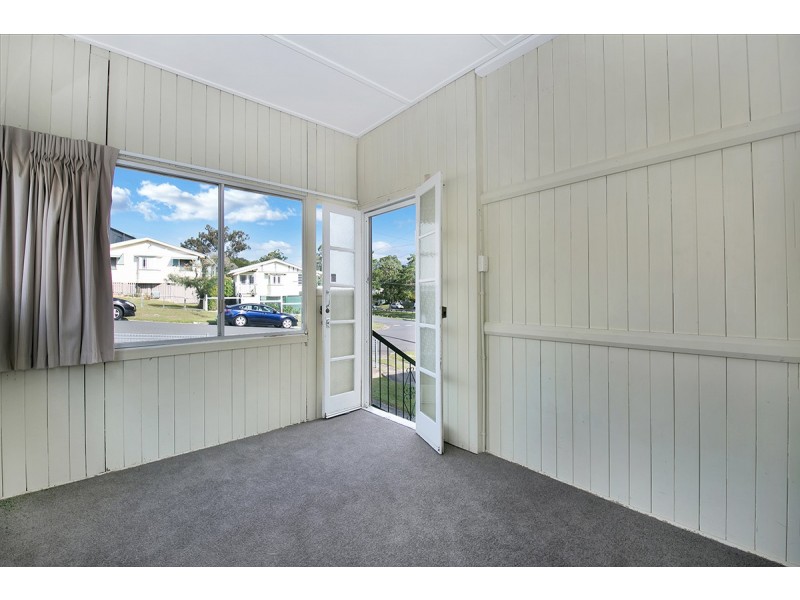 17 Carey Street, Bardon QLD 4065