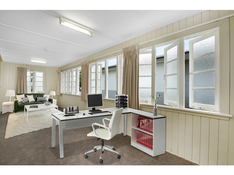17 Carey Street, Bardon QLD 4065