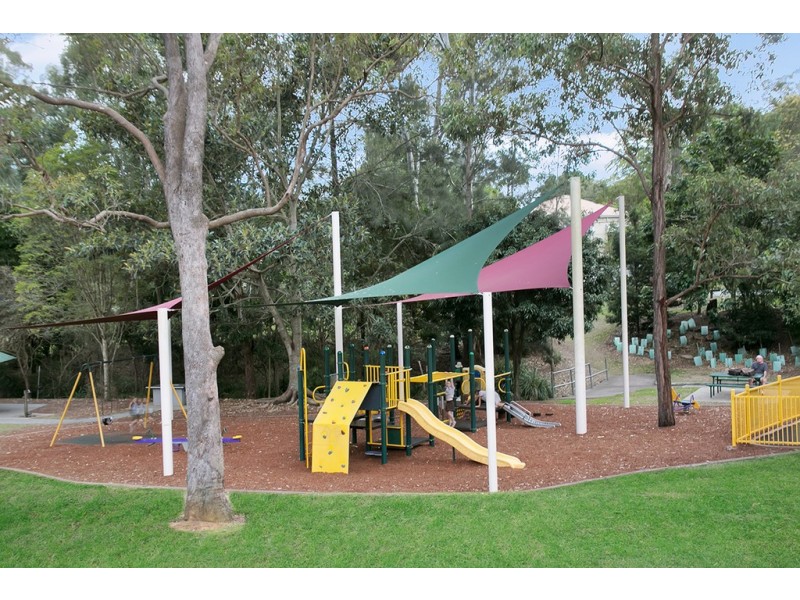 17 Carey Street, Bardon QLD 4065
