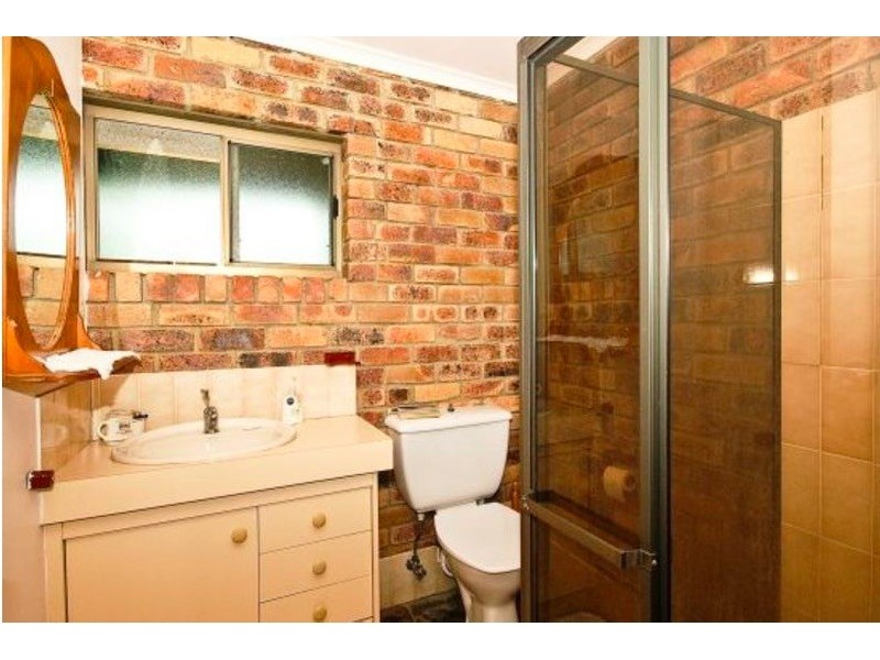 596 Eatons Crossing Road, Clear Mountain QLD 4500