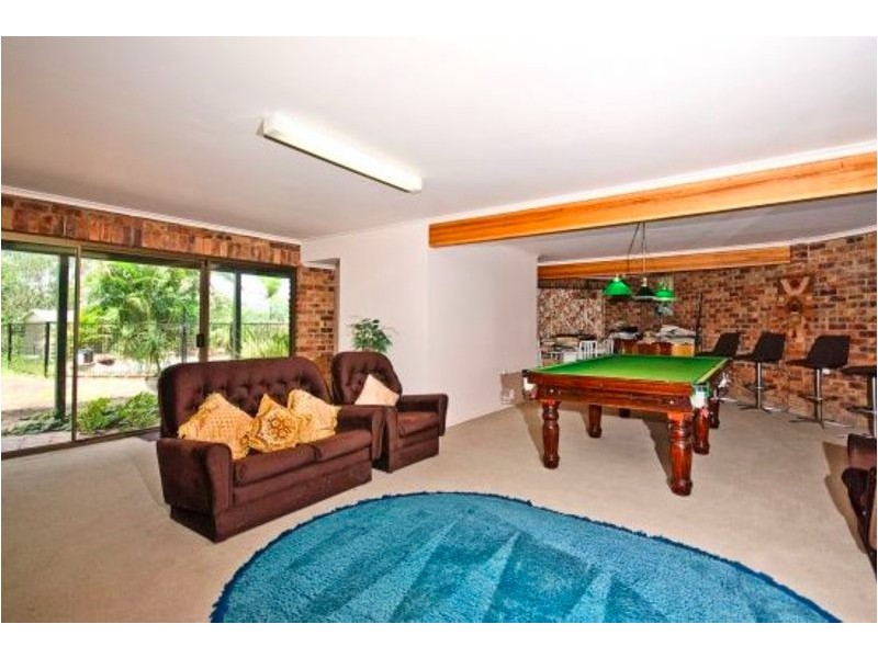 596 Eatons Crossing Road, Clear Mountain QLD 4500