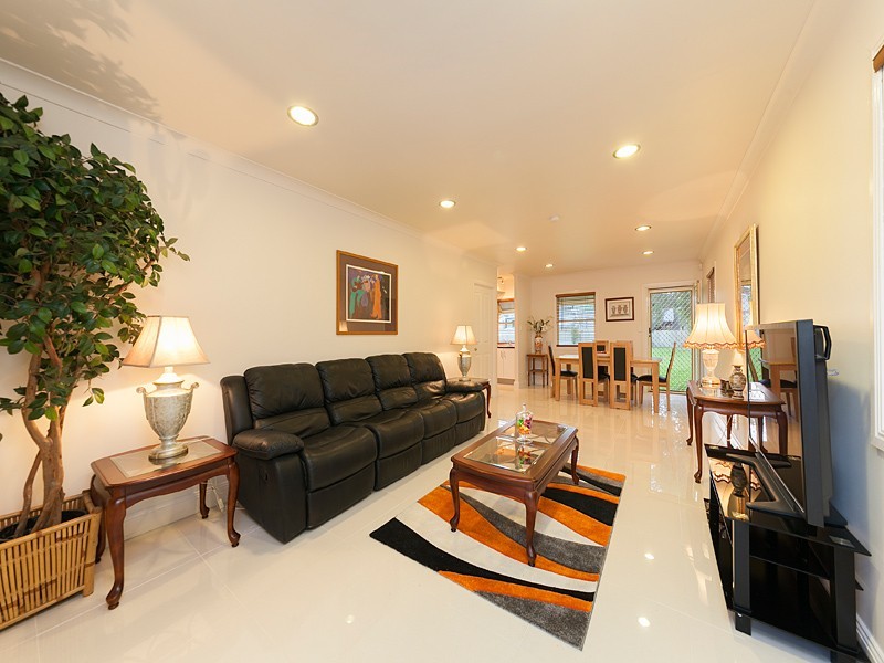 33 Lucy Street, Milton QLD 4064