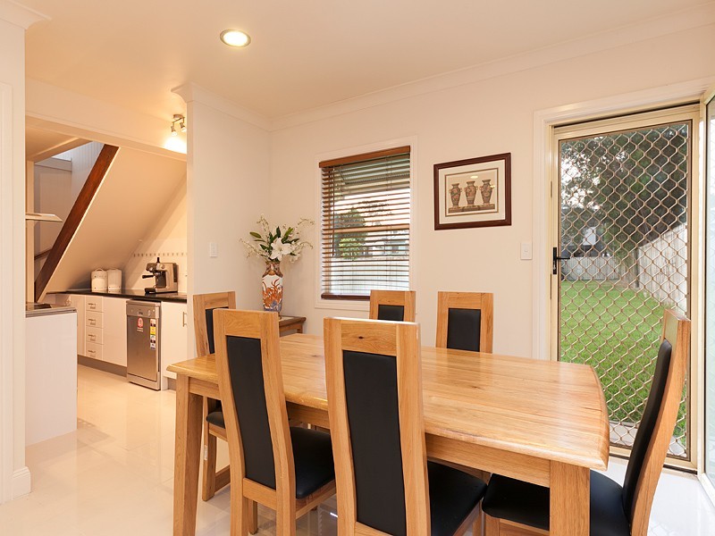 33 Lucy Street, Milton QLD 4064