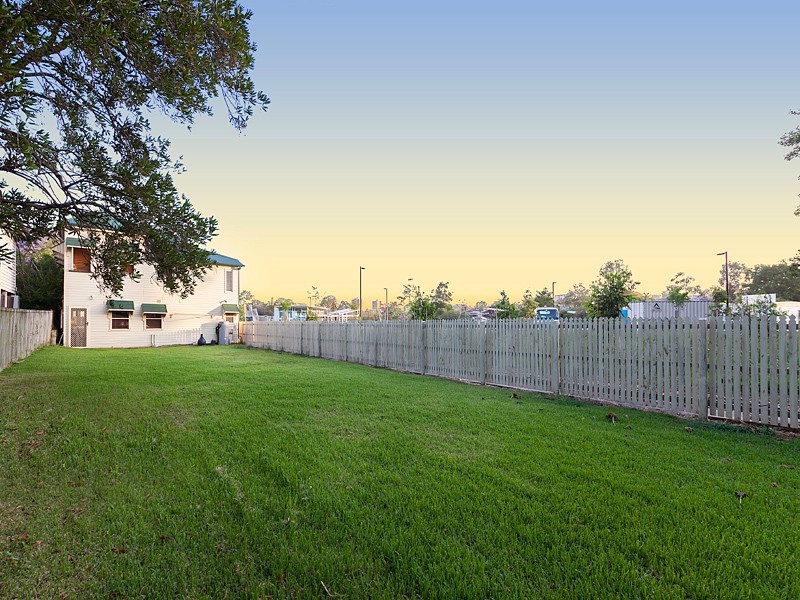 33 Lucy Street, Milton QLD 4064