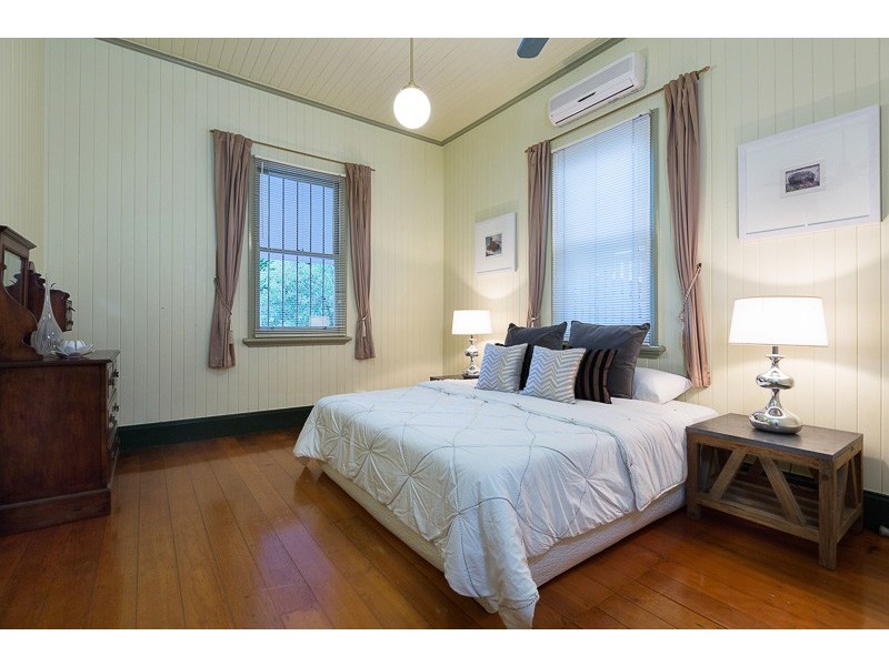 56 Kennigo Street, Spring Hill QLD 4000