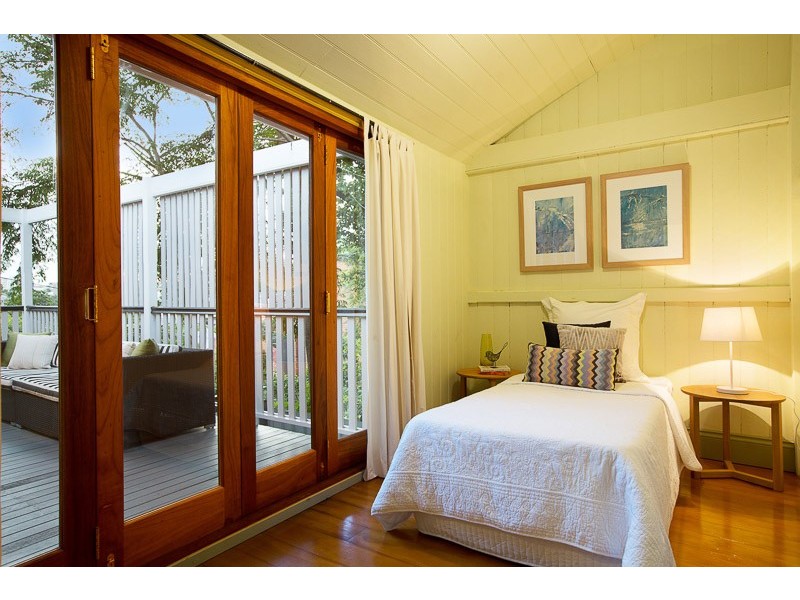 56 Kennigo Street, Spring Hill QLD 4000