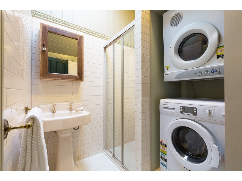 56 Kennigo Street, Spring Hill QLD 4000