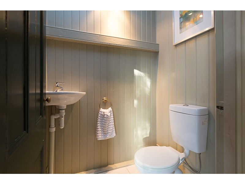 56 Kennigo Street, Spring Hill QLD 4000