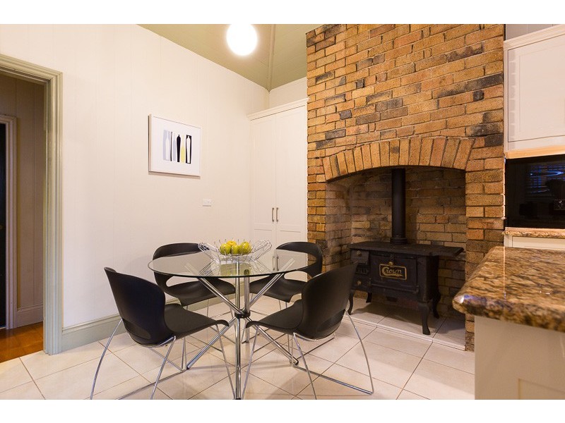 56 Kennigo Street, Spring Hill QLD 4000