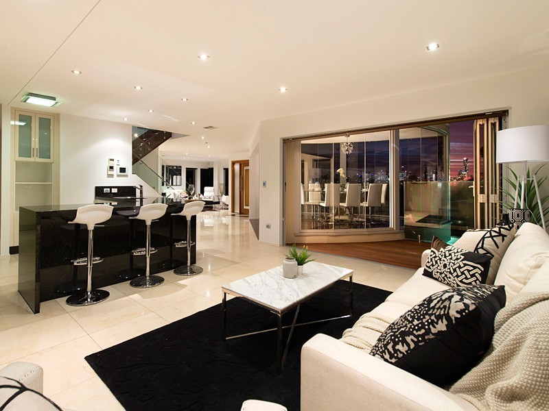 1 Palm Square, Morningside QLD 4170