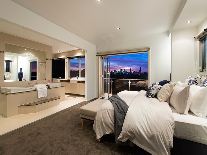 1 Palm Square, Morningside QLD 4170