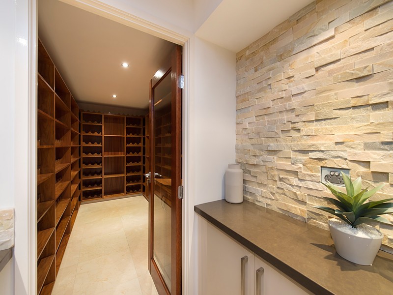 1 Palm Square, Morningside QLD 4170