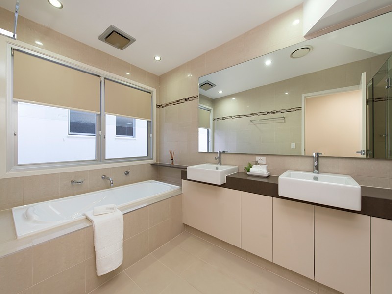 1 Palm Square, Morningside QLD 4170