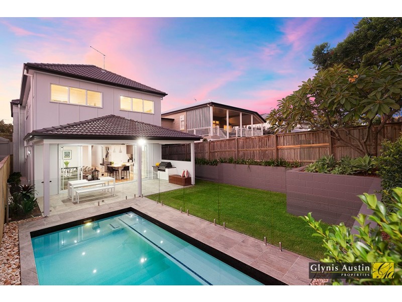 64 Leslie Street, Bardon QLD 4065