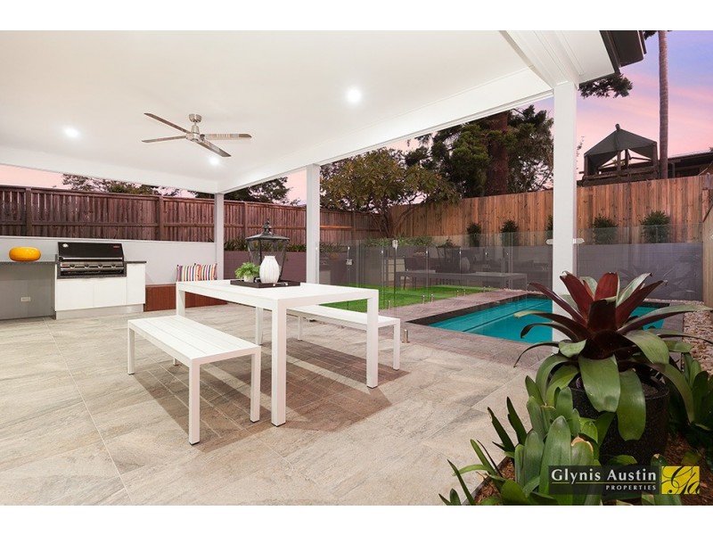 64 Leslie Street, Bardon QLD 4065