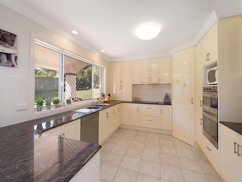 8 Gemini Place, Bridgeman Downs QLD 4035