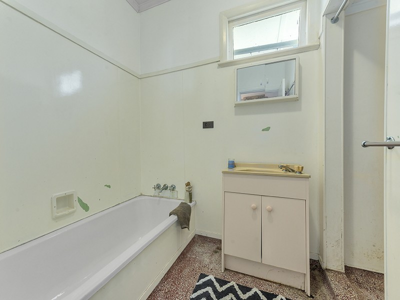 249 Fletcher Parade, Bardon QLD 4065