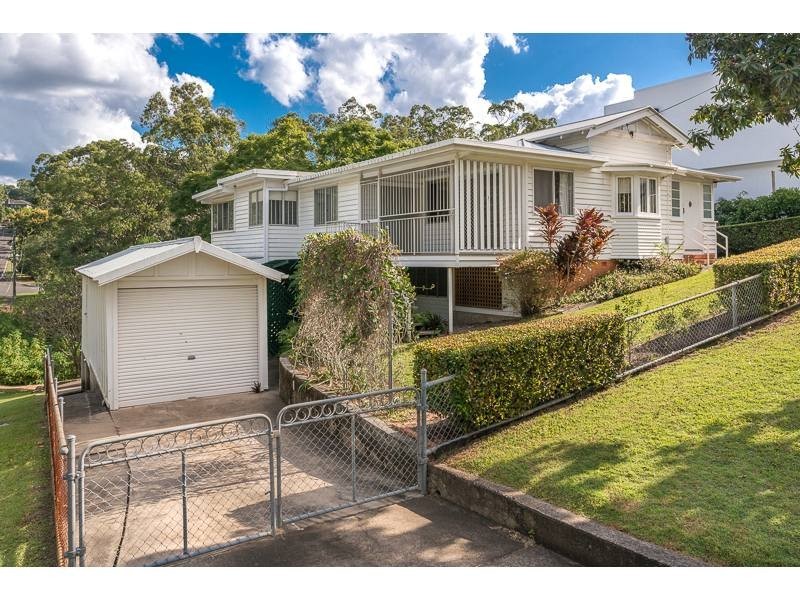 37 Fifth Avenue, Bardon QLD 4065