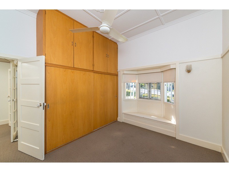 37 Fifth Avenue, Bardon QLD 4065