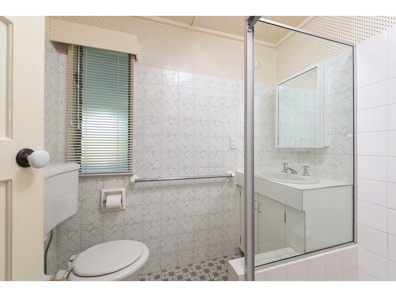 37 Fifth Avenue, Bardon QLD 4065